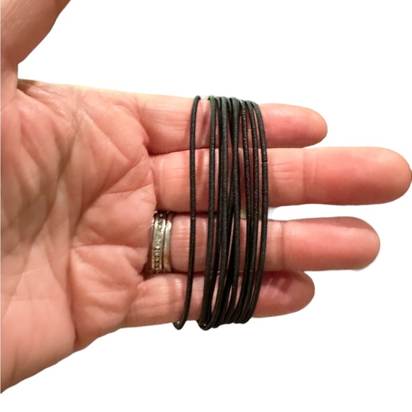 Set of Black Stretchy Spring Bracelets - Picture 2 of 3